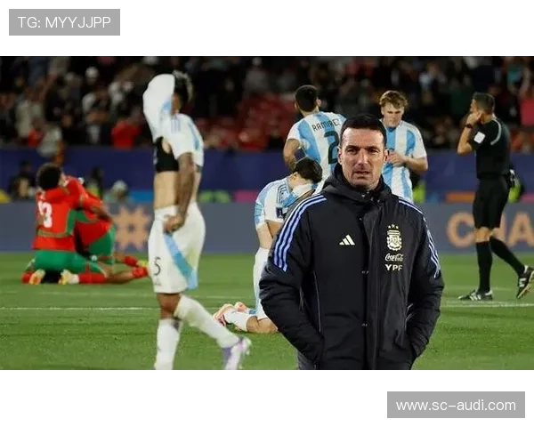 阿根廷国家队在斯卡洛尼带领下积极备战新一轮世界杯预选赛，状态回暖彰显实力