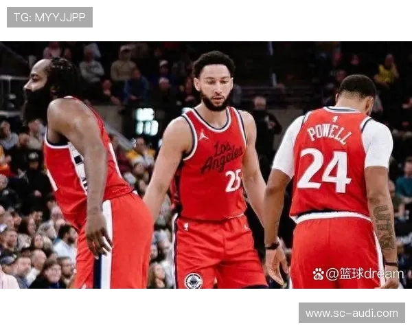 西蒙斯无球效率提升，防守端仍主导球队节奏